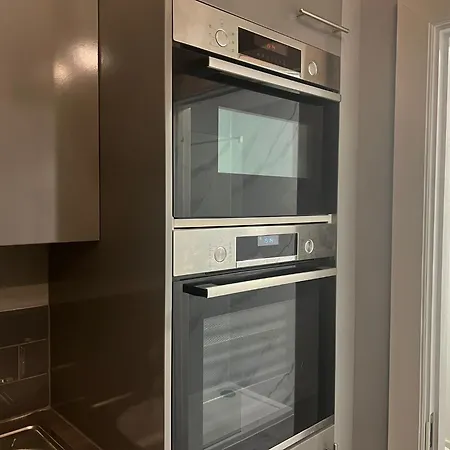 Immaculate Studio In Апартаменти