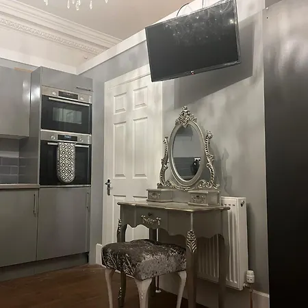 Immaculate Studio In *